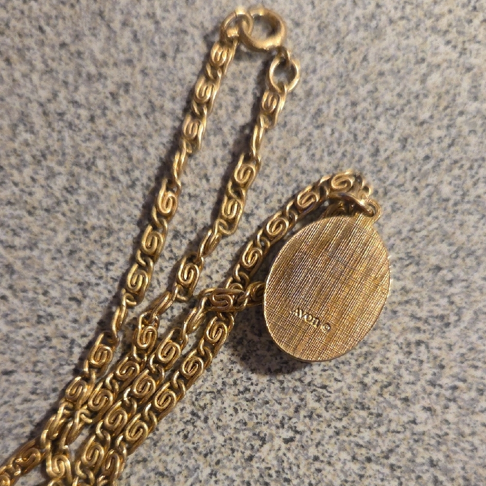 Avon Gold Tone Oval Floral Pendant Necklace - Women - Picture 6 of 6